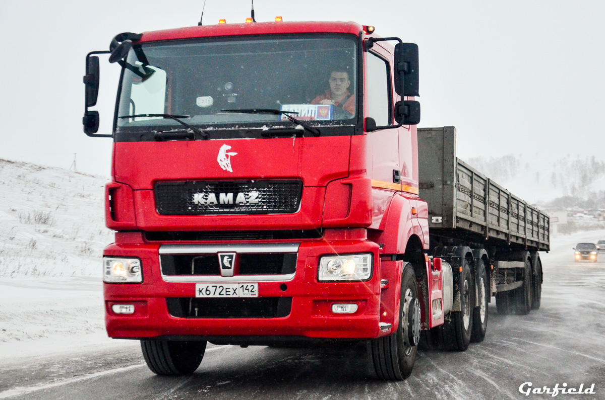 Кемеровская область, № К 672 ЕХ 142 — КамАЗ-65806-T5(68)