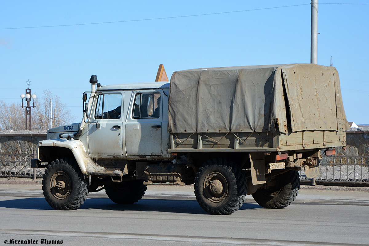 Саха (Якутия), № А 987 ХС 86 — ГАЗ-33081 «Садко»