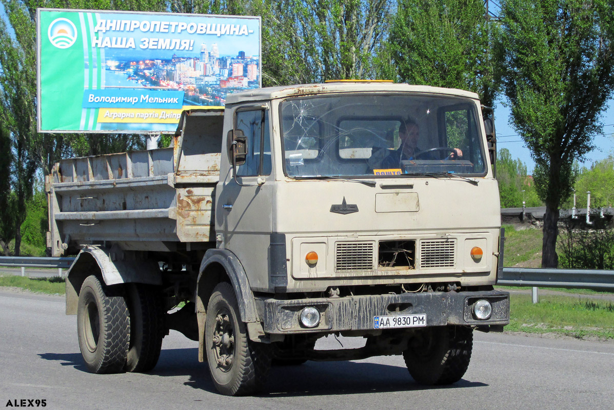 Днепропетровская область, № АА 9830 РМ — МАЗ-5551 [555100]