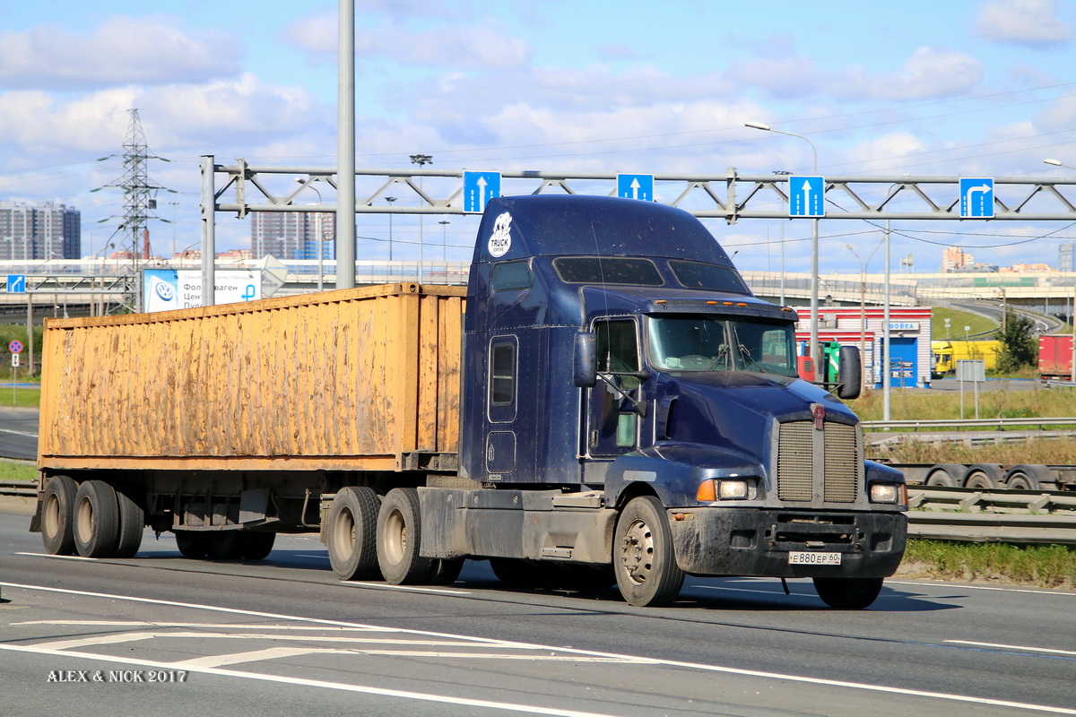 Псковская область, № Е 880 ЕР 60 — Kenworth T600