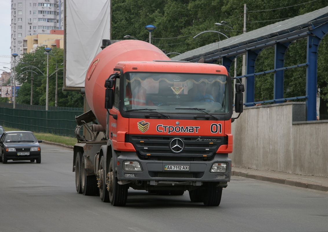 Киев, № 01 — Mercedes-Benz Actros ('2003) 4140