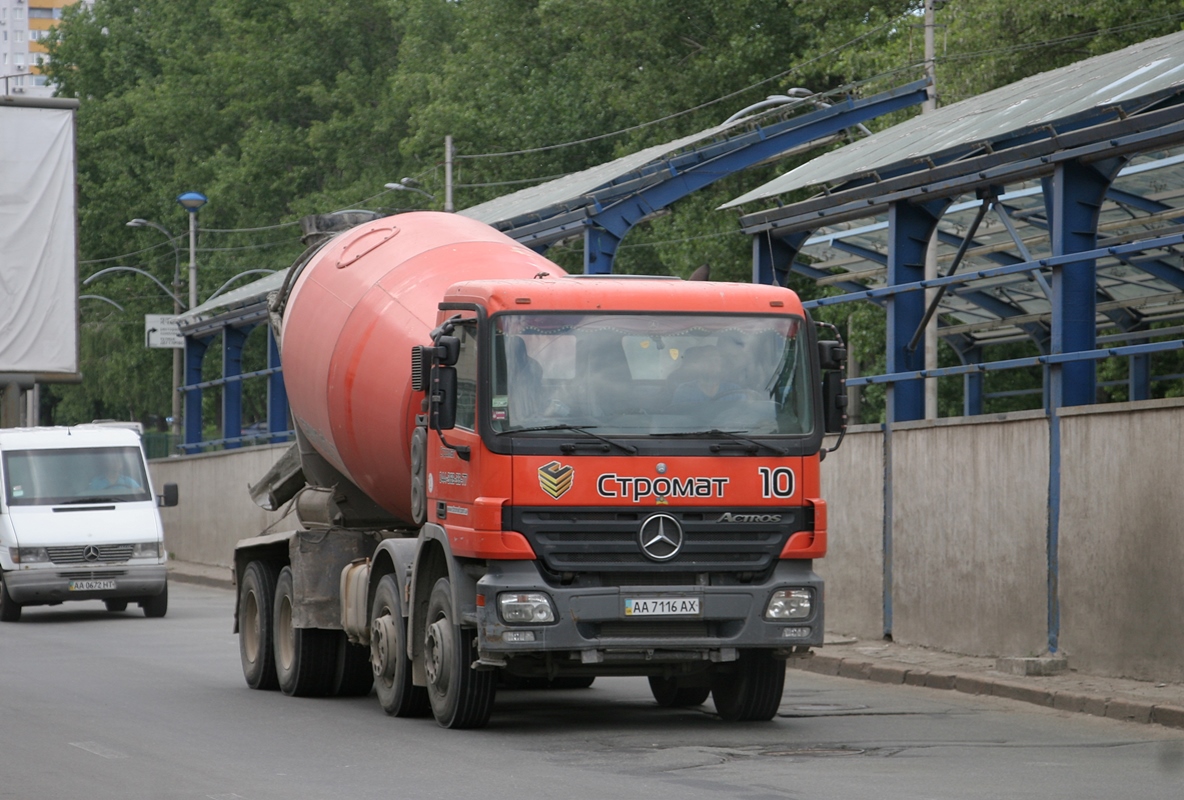 Киев, № 10 — Mercedes-Benz Actros ('2003) 4140