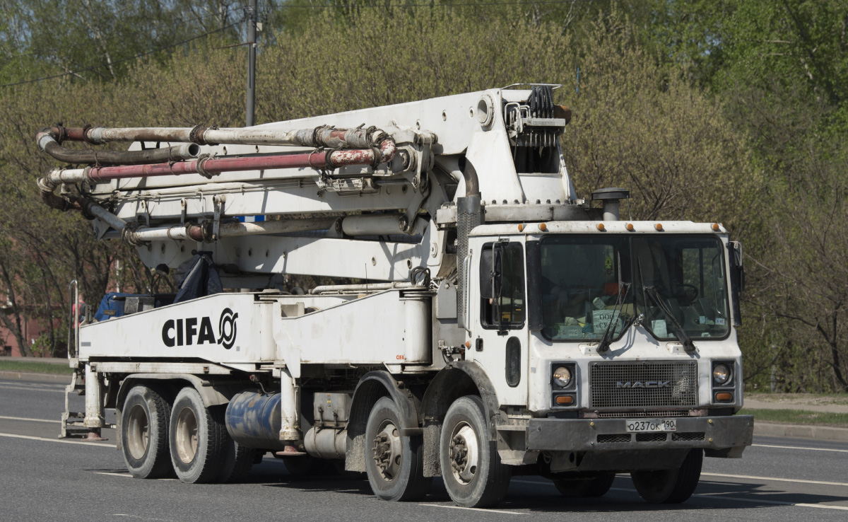 Московская область, № О 237 ОК 190 — Mack (общая модель)
