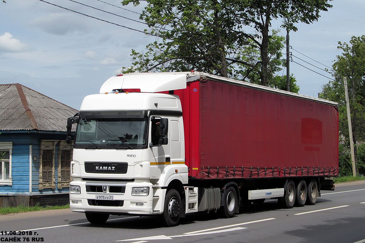 Чувашия, № Е 975 УХ 21 — КамАЗ-5490-S5(87)