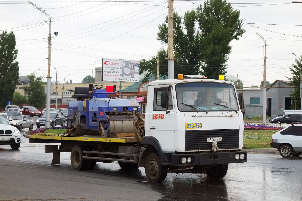 Саратовская область, № В 546 УТ 64 — МАЗ-437040