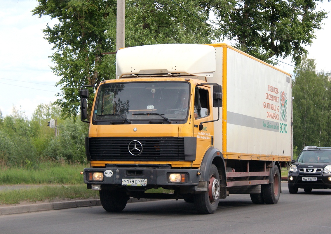 Псковская область, № Р 179 ЕР 60 — Mercedes-Benz SK 1717