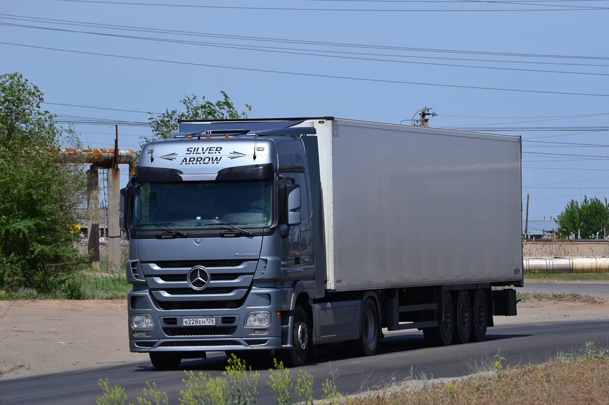 Ставропольский край, № В 228 ЕН 126 — Mercedes-Benz Actros ('2009) 1844; Mercedes-Benz Actros ('2009) "Silver Arrow" (Волгоградская область)