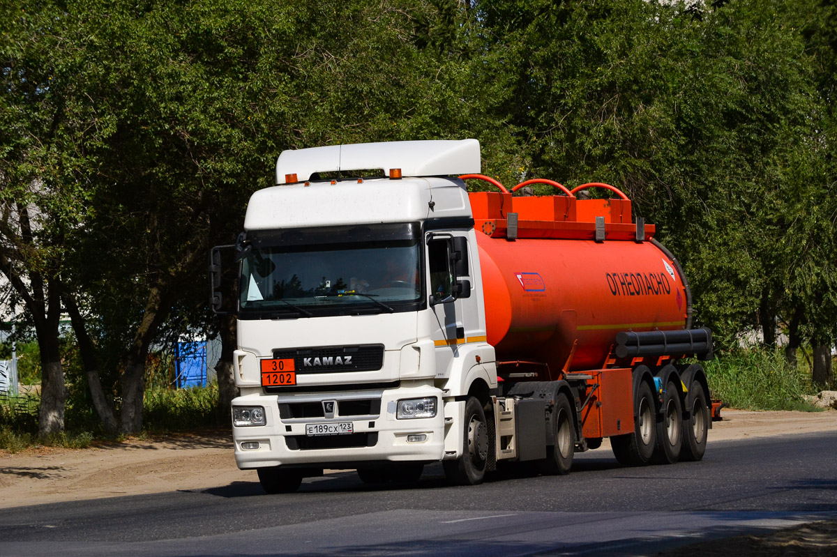 Краснодарский край, № Е 189 СХ 123 — КамАЗ-5490-S5(87)