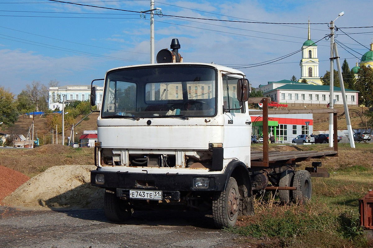 Белгородская область, № Е 743 ТЕ 31 — Mercedes-Benz LP (общая модель)