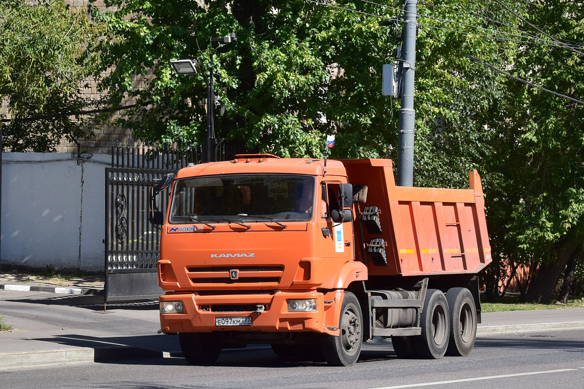 Москва, № Е 097 КМ 777 — КамАЗ-65115-A4(23)