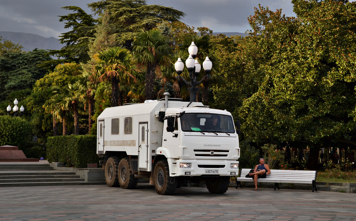 Севастополь, № А 827 НЕ 92 — КамАЗ-5350-42