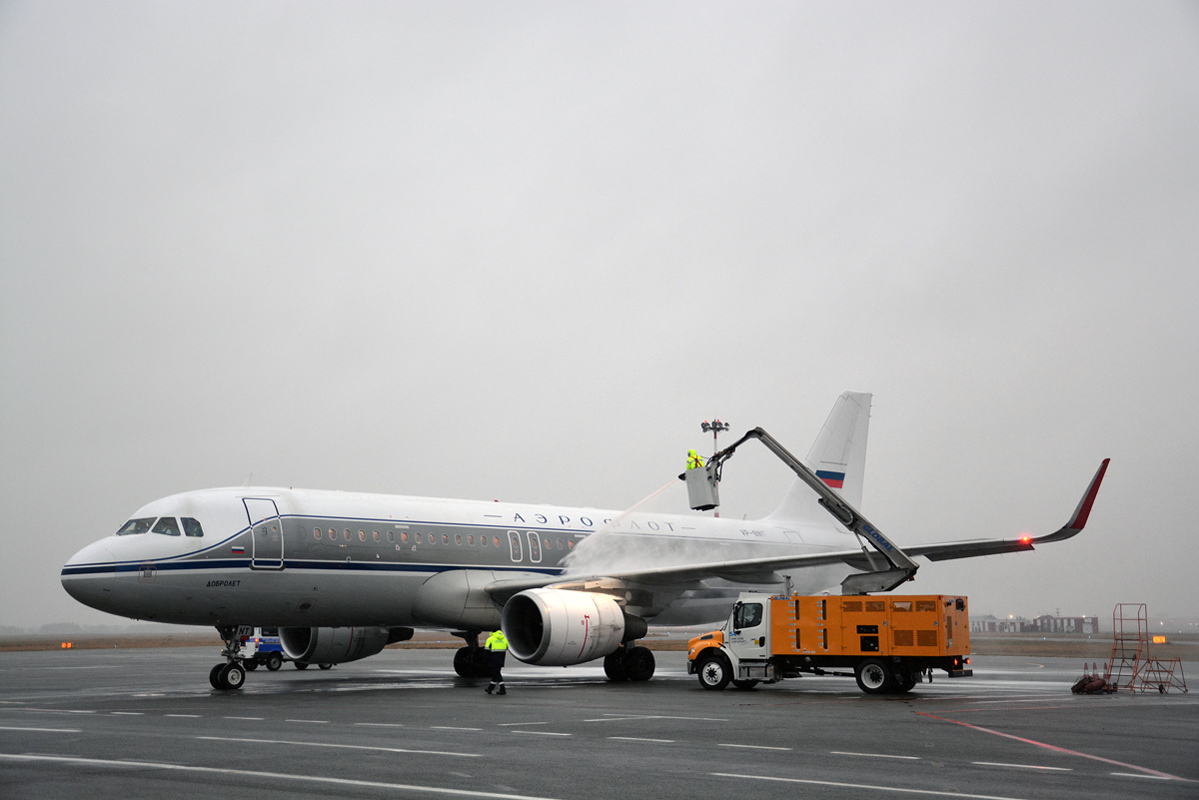 Омская область, № 54 — Freightliner Business Class M2