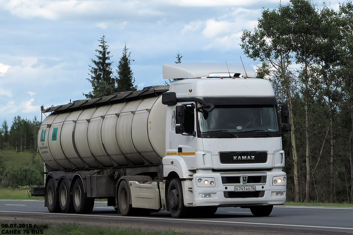 Ярославская область, № Е 741 АО 76 — КамАЗ-5490-T5(68)