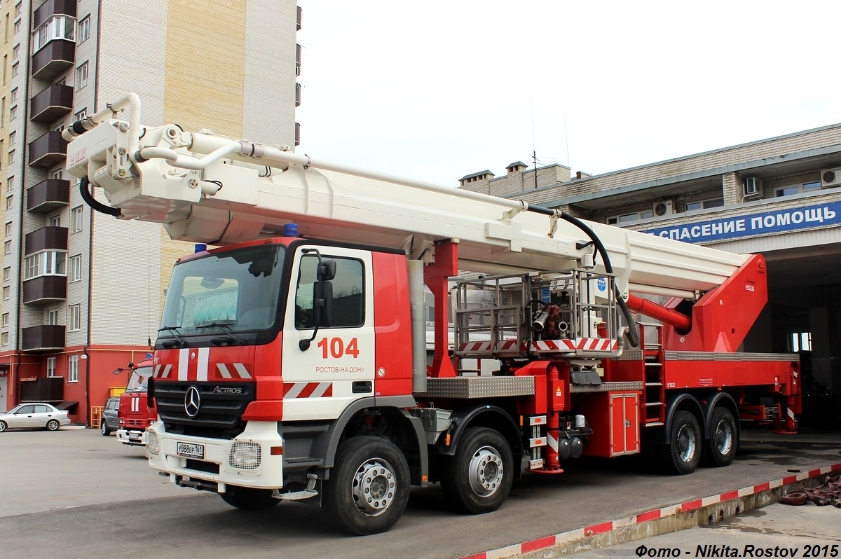Ростовская область, № У 888 ВР 161 — Mercedes-Benz Actros ('2003)