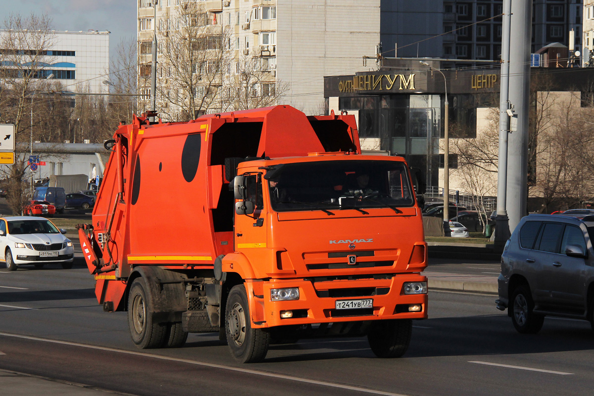 Москва, № Т 241 УВ 777 — КамАЗ-53605-L4(19)