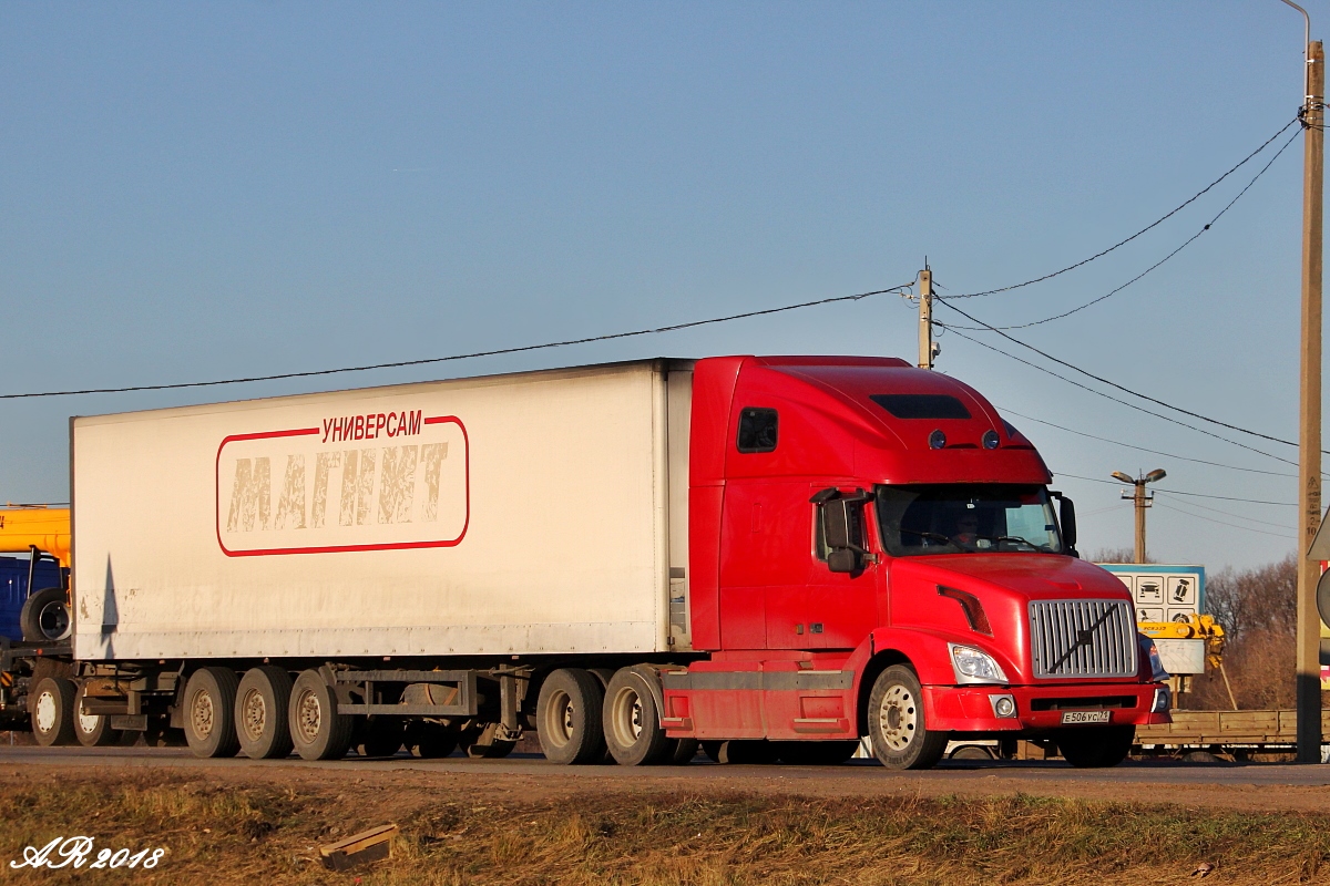 Тульская область, № Е 506 УС 71 — Volvo VNL670