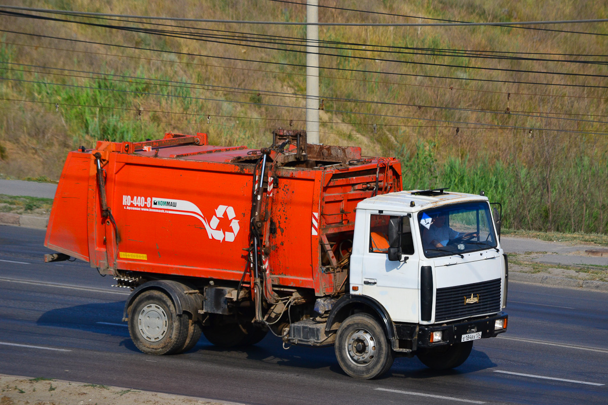 Волгоградская область, № Е 184 ВХ 134 — МАЗ-5337A2
