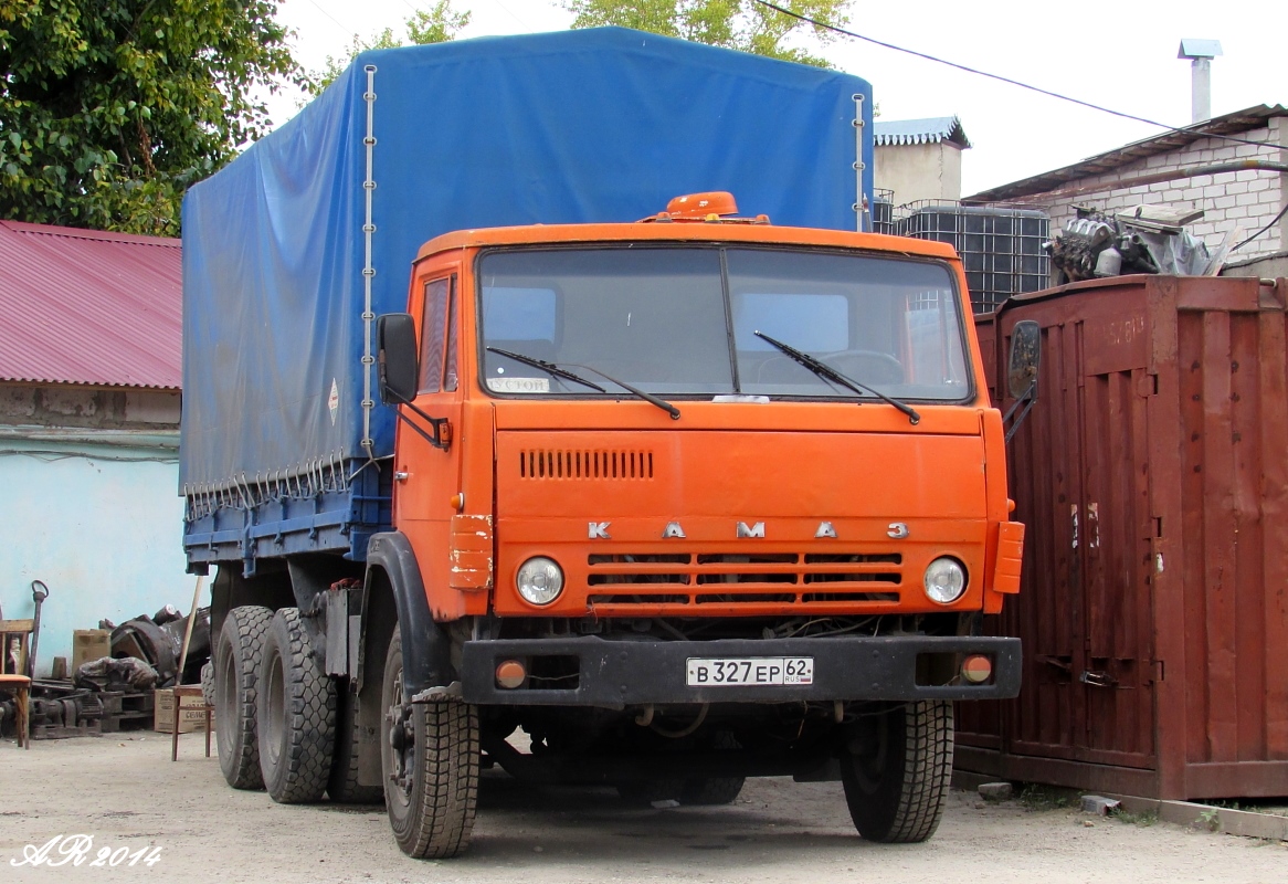 Рязанская область, № В 327 ЕР 62 — КамАЗ-53208