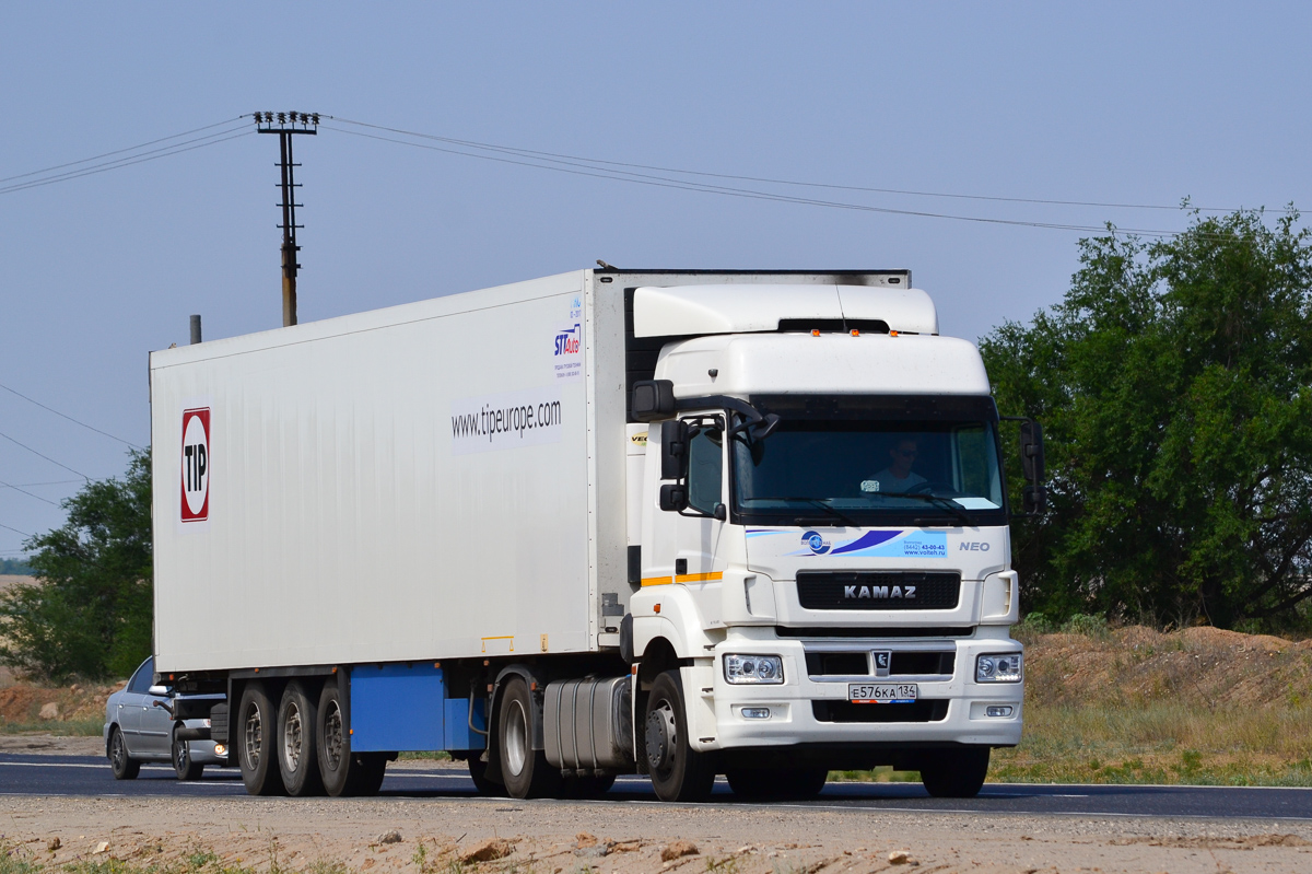Волгоградская область, № Е 576 КА 134 — КамАЗ-5490-S5(87)