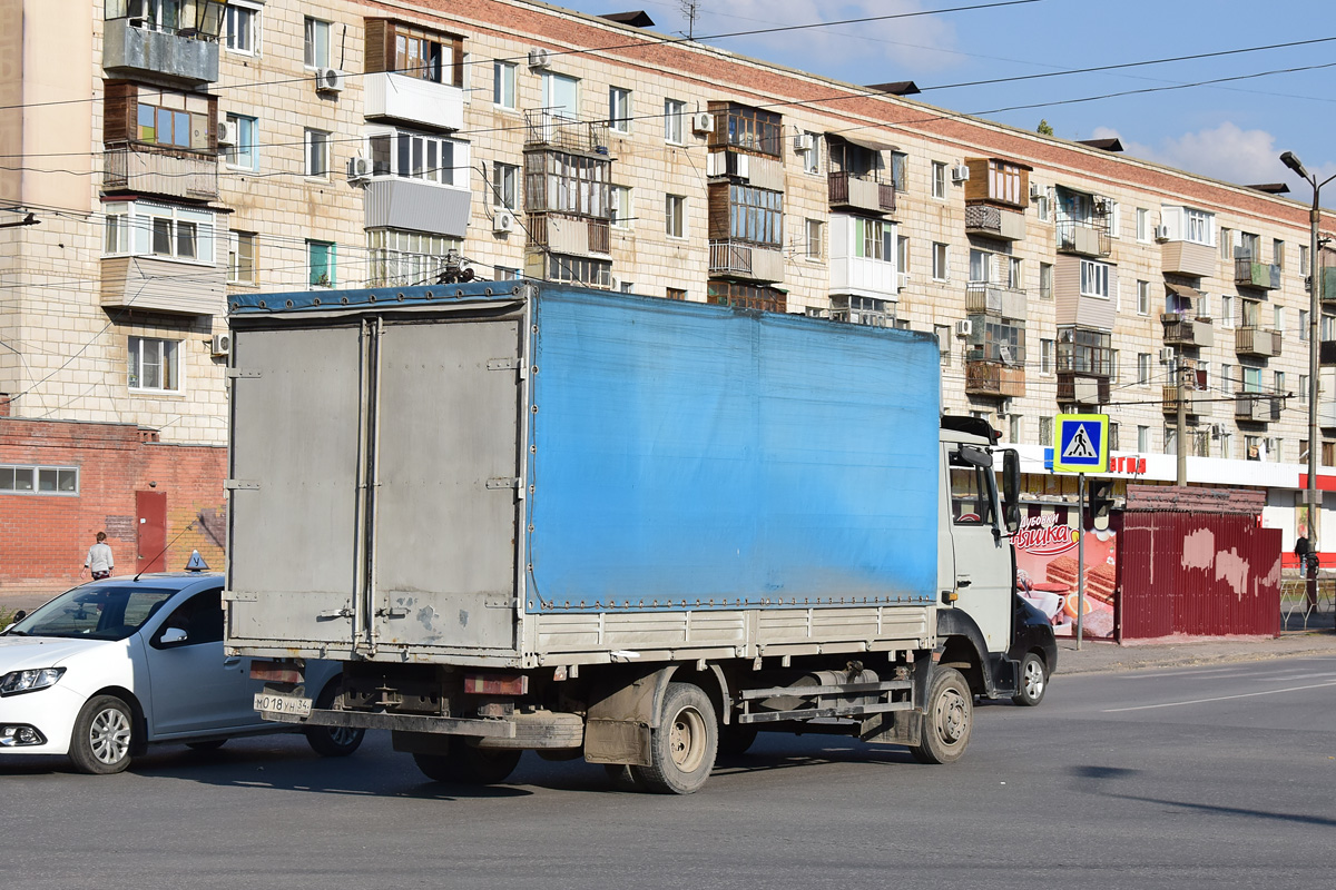 Волгоградская область, № М 018 УН 34 — МАЗ-437040