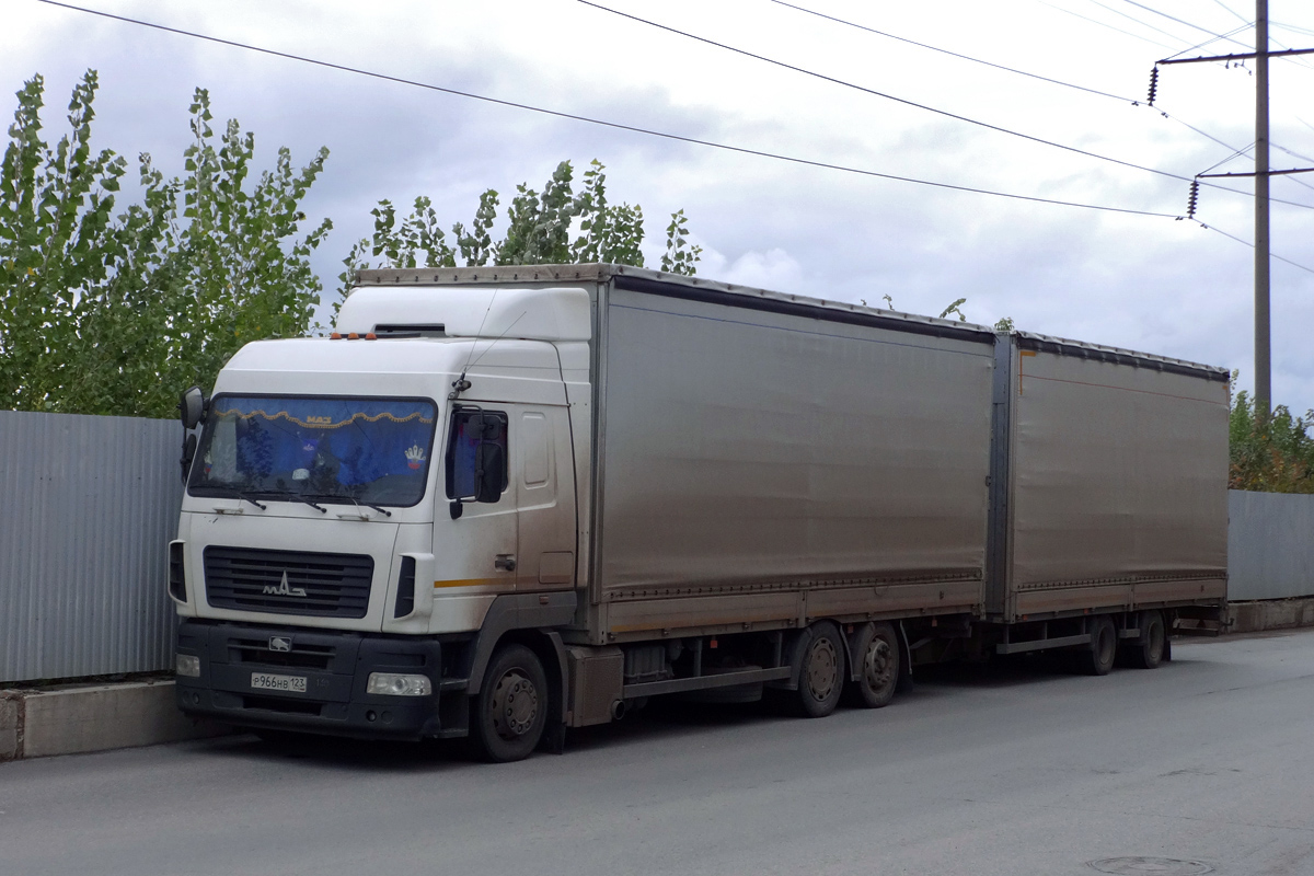 Краснодарский край, № Р 966 НВ 123 — МАЗ-631019