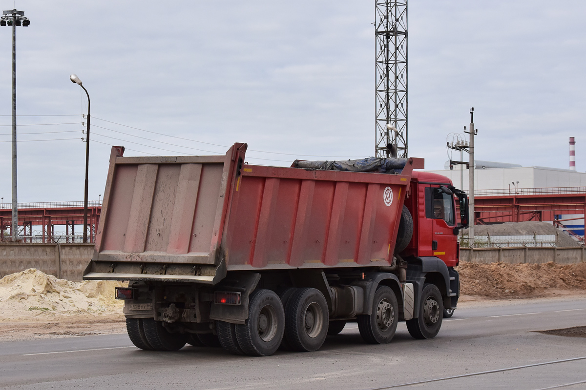Саратовская область, № В 528 УУ 64 — MAN TGS 41.400