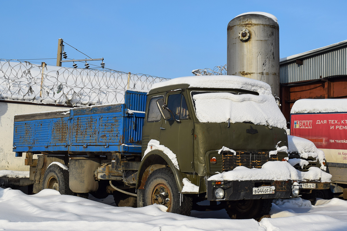Алтайский край, № В 044 ОТ 22 — МАЗ-5335