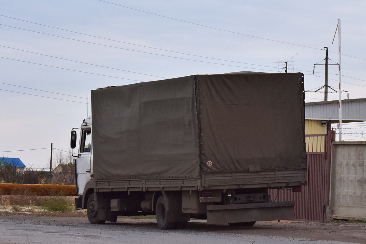 Волгоградская область, № Н 121 ТВ 37 — МАЗ-437041