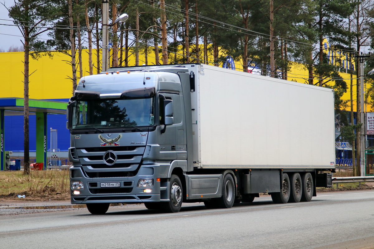 Архангельская область, № М 218 МК 29 — Mercedes-Benz Actros ('2009) 1844; Mercedes-Benz Actros ('2009) "Silver Arrow" (Ленинградская область)