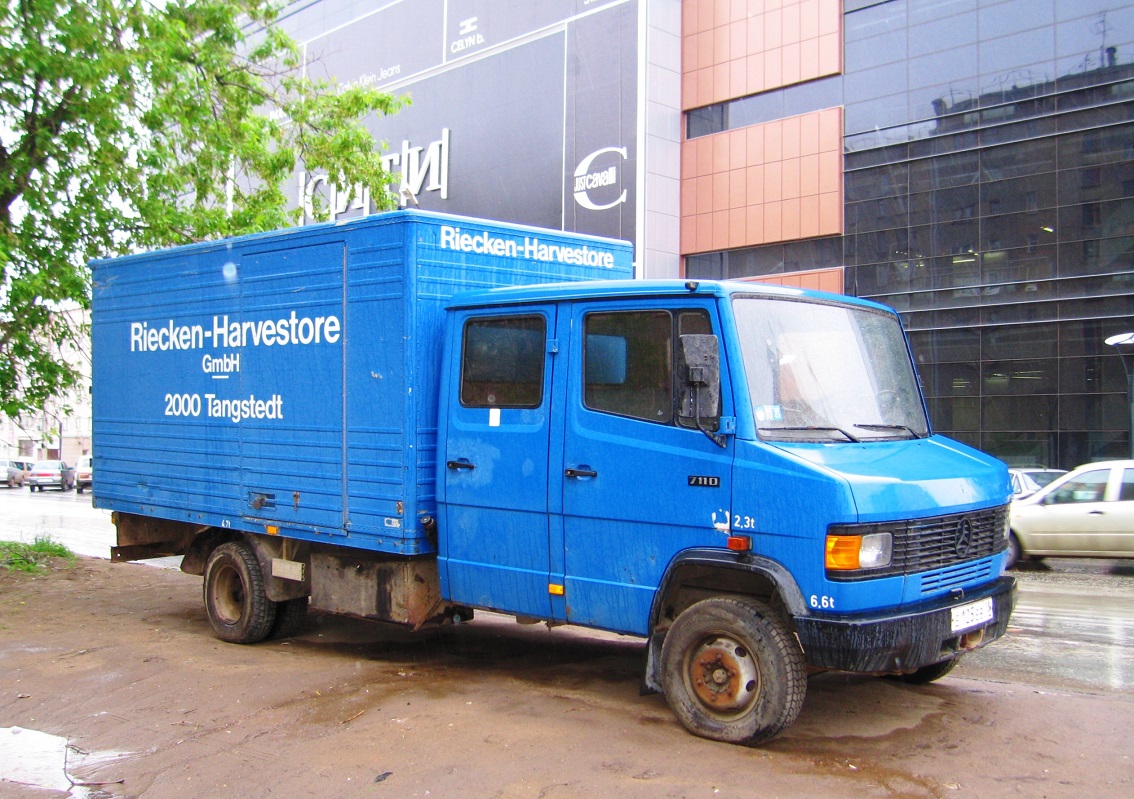 Удмуртия, № Е 125 ЕВ 18 — Mercedes-Benz T2 ('1986) 711