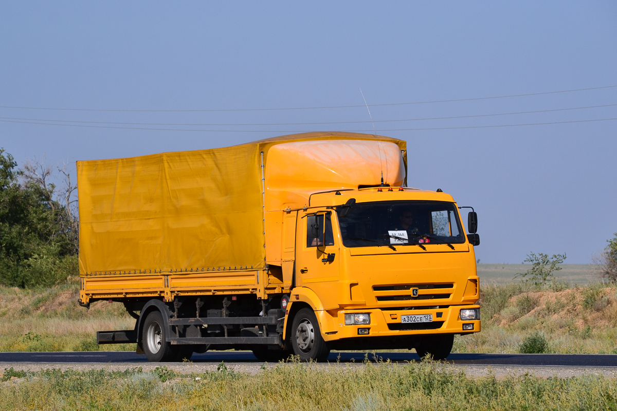 Краснодарский край, № А 302 СЕ 123 — КамАЗ-4308-R4(28)