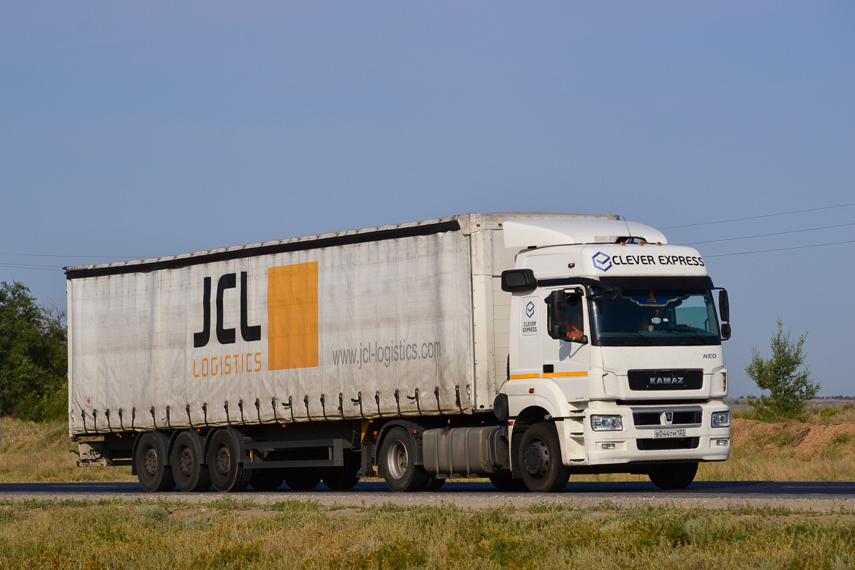 Краснодарский край, № В 044 ТМ 123 — КамАЗ-5490-S5(87)