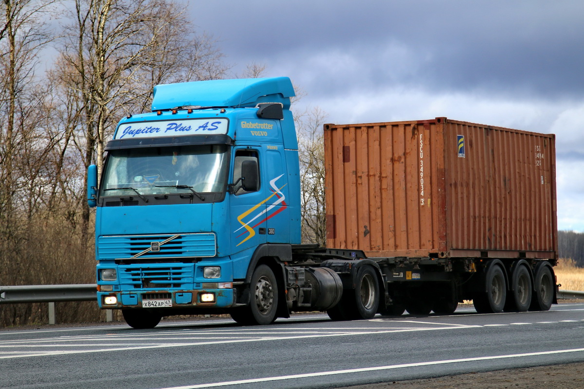 Ленинградская область, № Х 842 АР 47 — Volvo ('1993) FH12.380