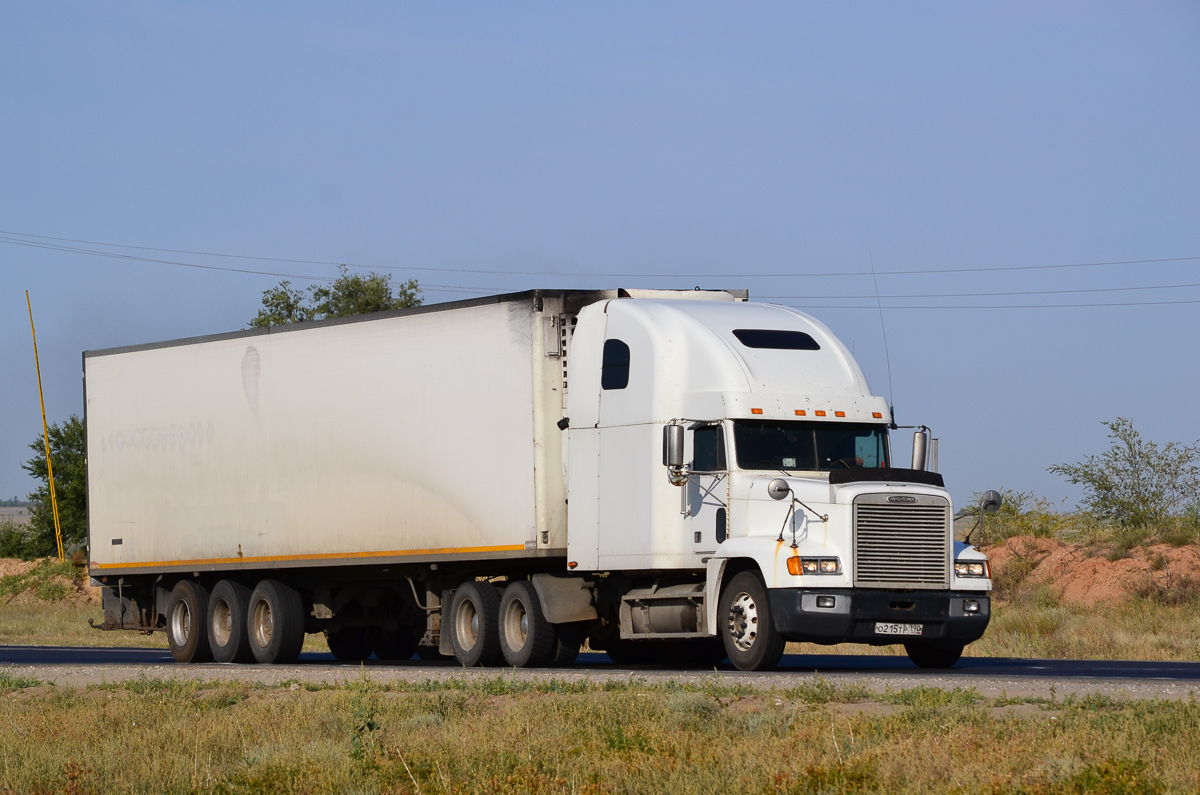 Краснодарский край, № О 215 ТР 190 — Freightliner FLD 120