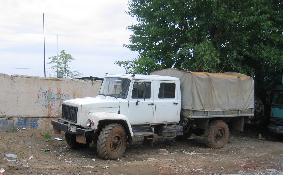 Удмуртия, № Е 693 ОС 18 — ГАЗ-33081 «Садко»