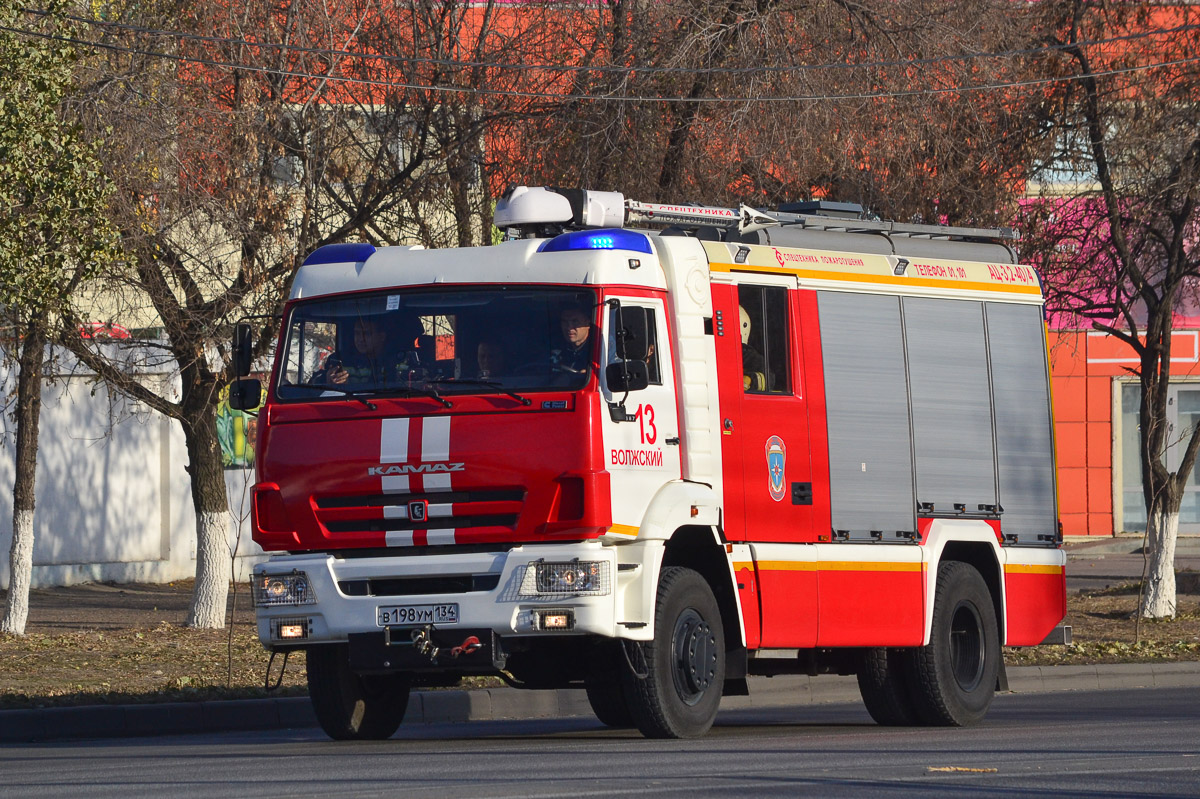 Волгоградская область, № В 198 УМ 134 — КамАЗ-5387-RF(08) [53870F-R]