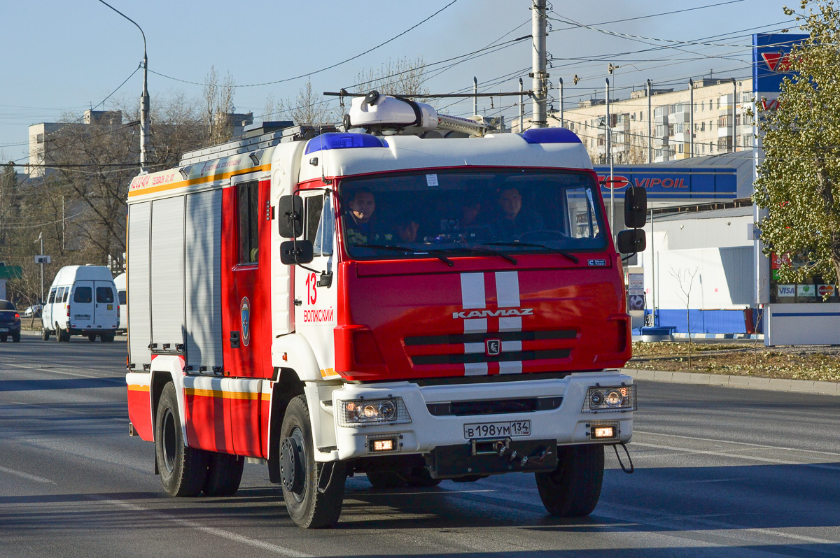 Волгоградская область, № В 198 УМ 134 — КамАЗ-5387-RF(08) [53870F-R]