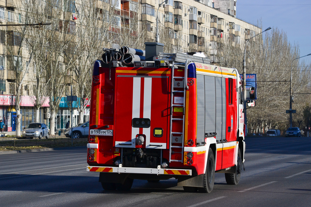 Волгоградская область, № В 198 УМ 134 — КамАЗ-5387-RF(08) [53870F-R]