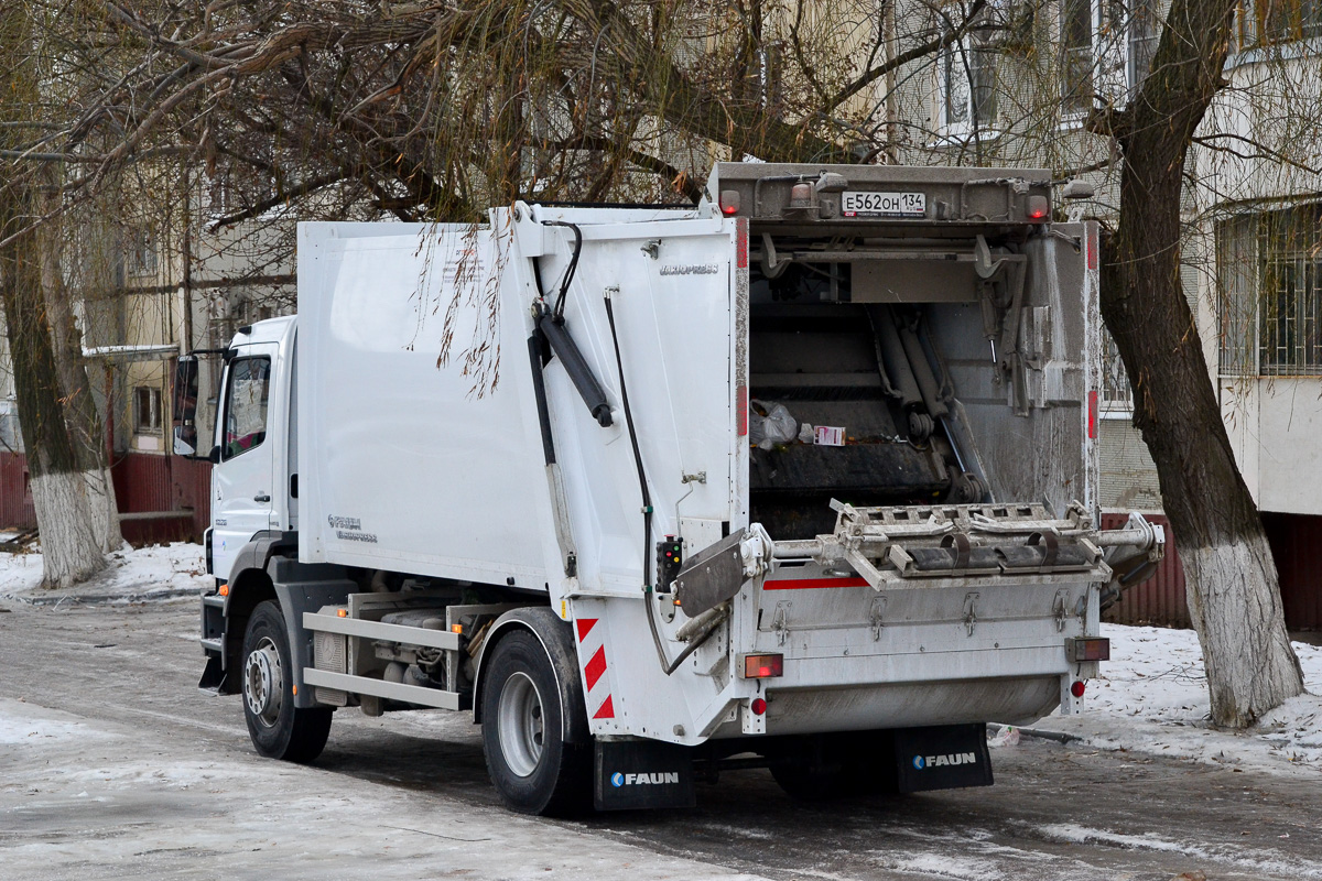 Волгоградская область, № Е 562 ОН 134 — Mercedes-Benz Axor 1826 [Z9M]