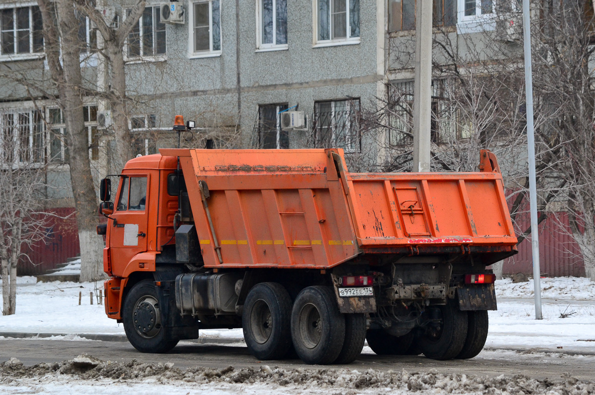 Волгоградская область, № В 992 ЕЕ 134 — КамАЗ-65115-L4(19)