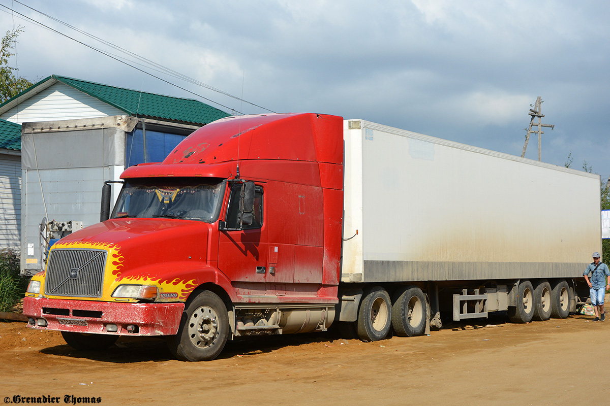 Еврейская автономная область, № В 356 НН 14 — Volvo VNL610