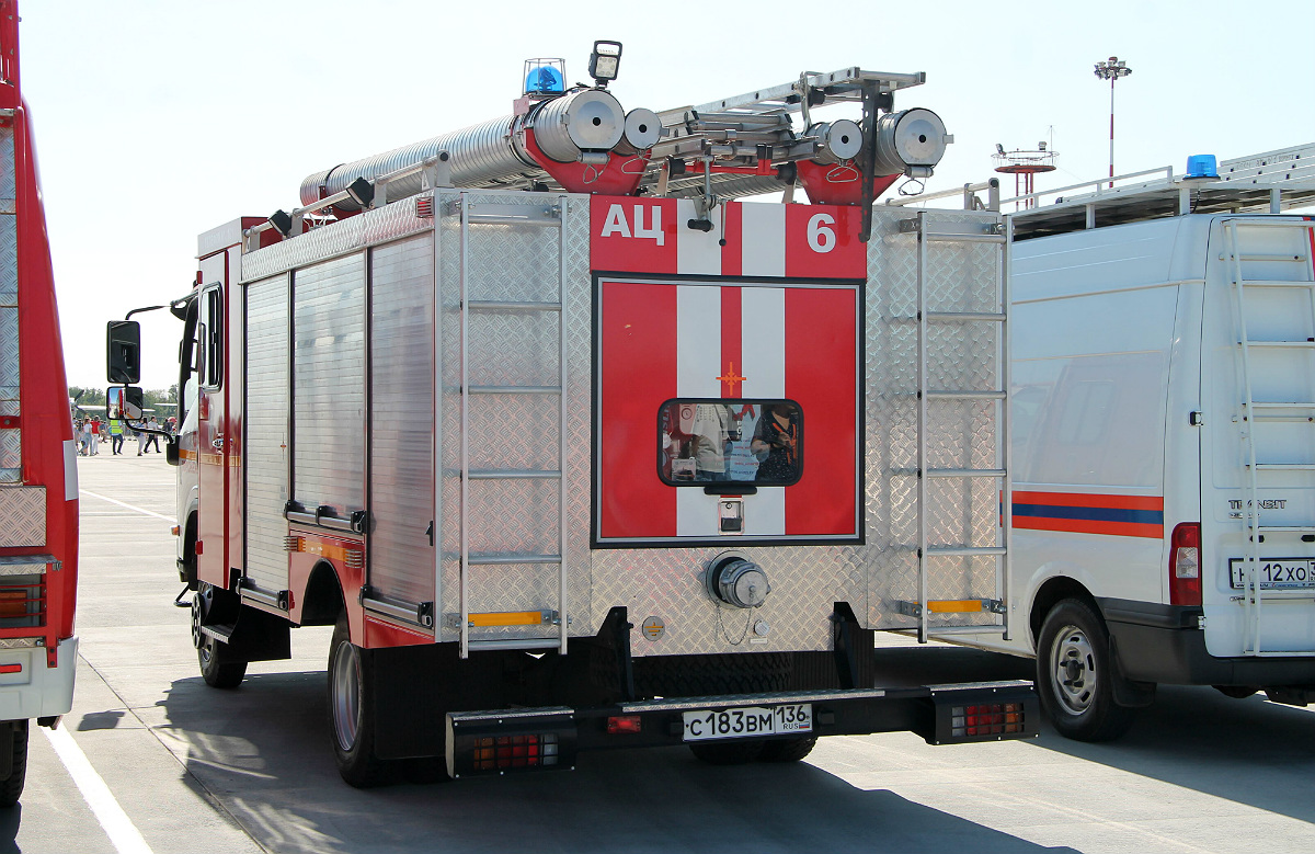 Воронежская область, № С 183 ВМ 136 — Isuzu NPS75 [Z7X]