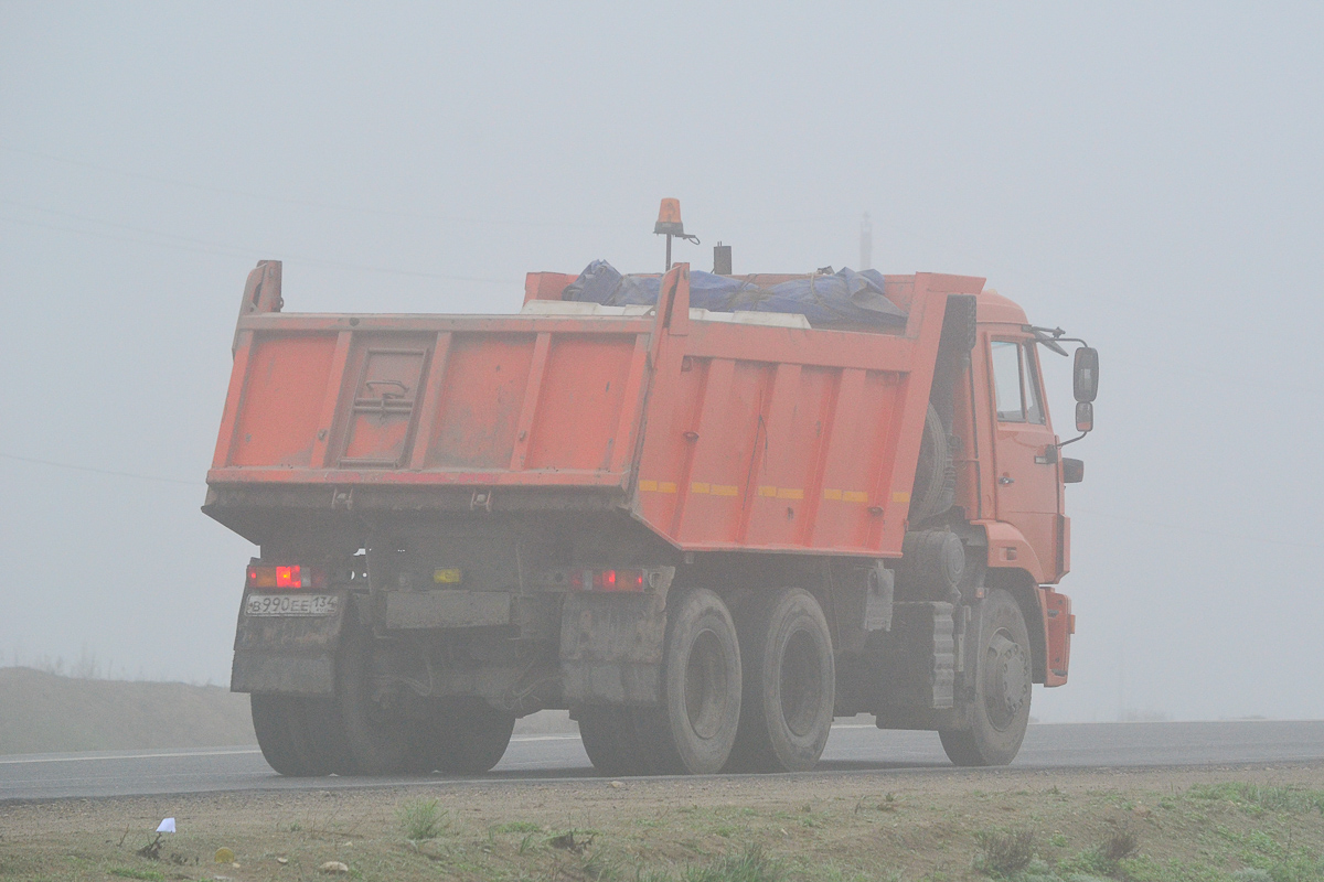 Волгоградская область, № В 990 ЕЕ 134 — КамАЗ-65115-L4(19)