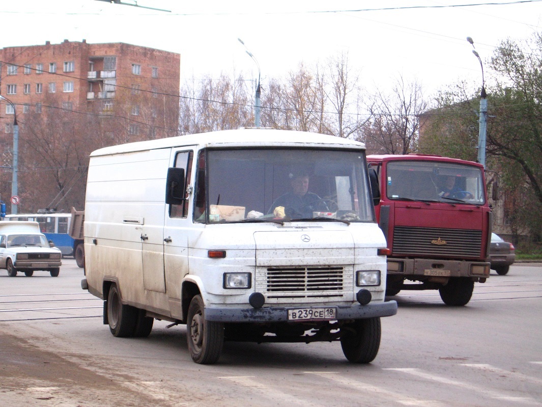 Удмуртия, № В 239 СЕ 18 — Mercedes-Benz T2 ('1967) 508