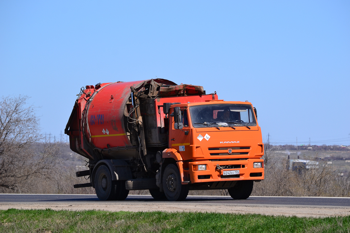 Волгоградская область, № В 242 ЕС 134 — КамАЗ-53605-A4(23)