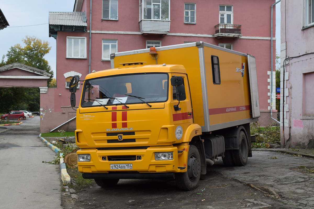 Новосибирская область, № Е 924 ВВ 154 — КамАЗ-43253-R4(28)
