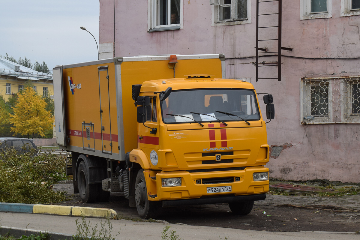 Новосибирская область, № Е 924 ВВ 154 — КамАЗ-43253-R4(28)