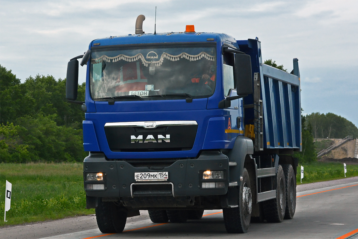 Новосибирская область, № Е 209 МК 154 — MAN TGS 33.360