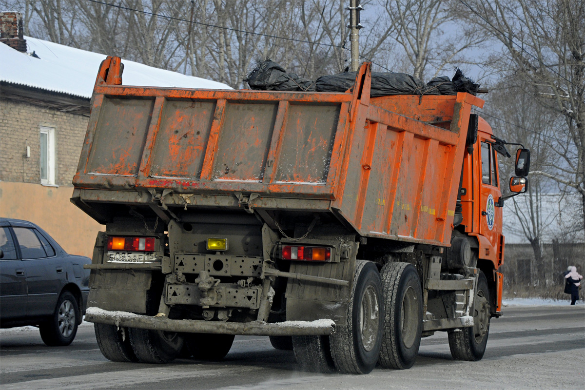 Алтайский край, № Е 085 АЕ 154 — КамАЗ-65115-L4(19)
