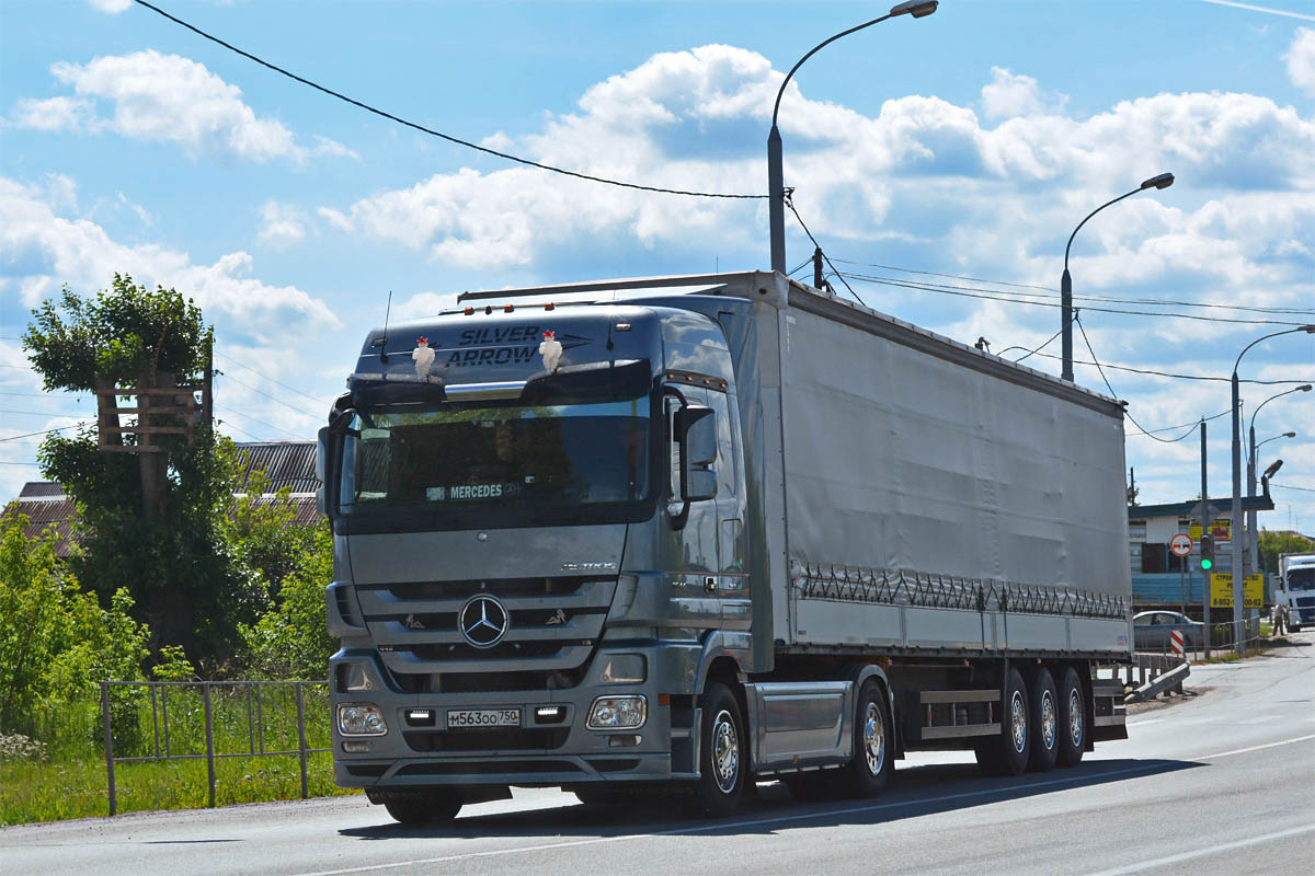 Москва, № М 563 ОО 750 — Mercedes-Benz Actros ('2009) 1844; Mercedes-Benz Actros ('2009) "Silver Arrow" (Свердловская область)